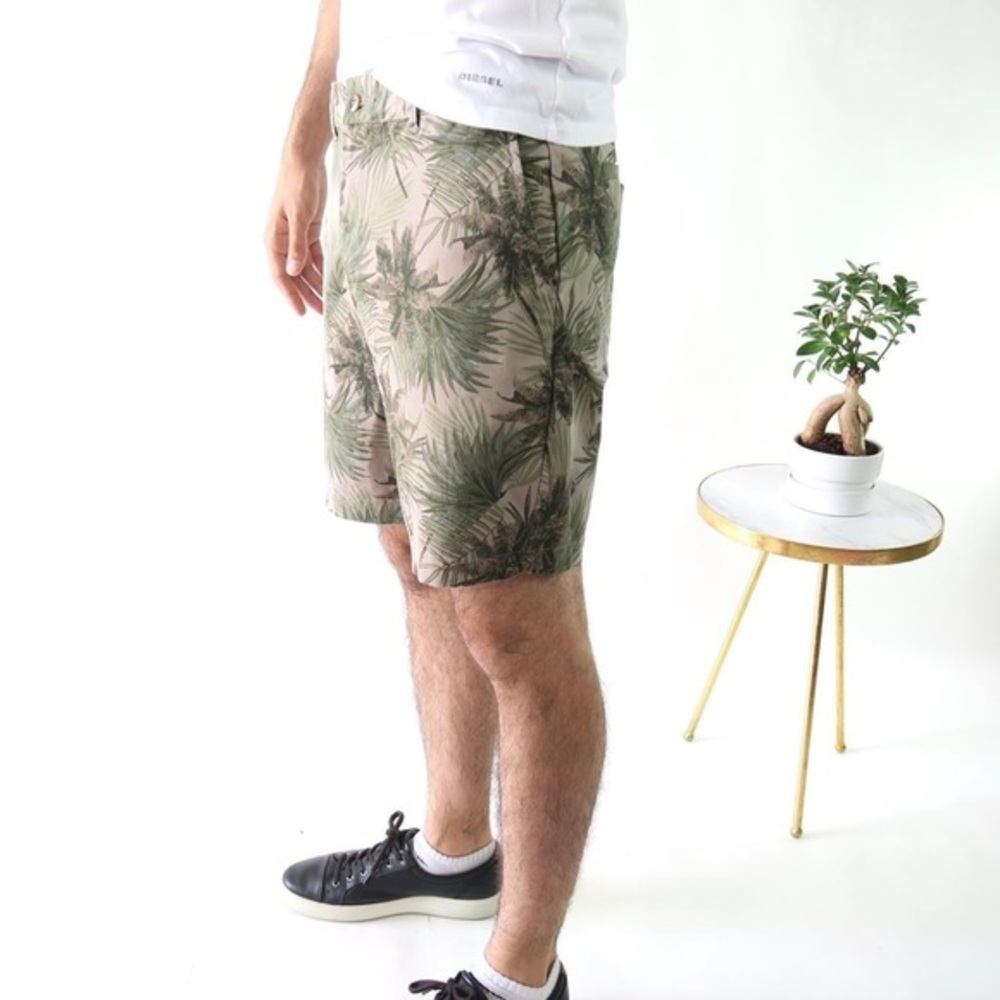 Slate & Stone Khaki Palm Print Shorts 32 - Picture 4 of 7